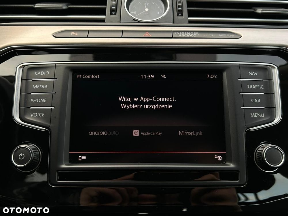 Volkswagen Passat - 31