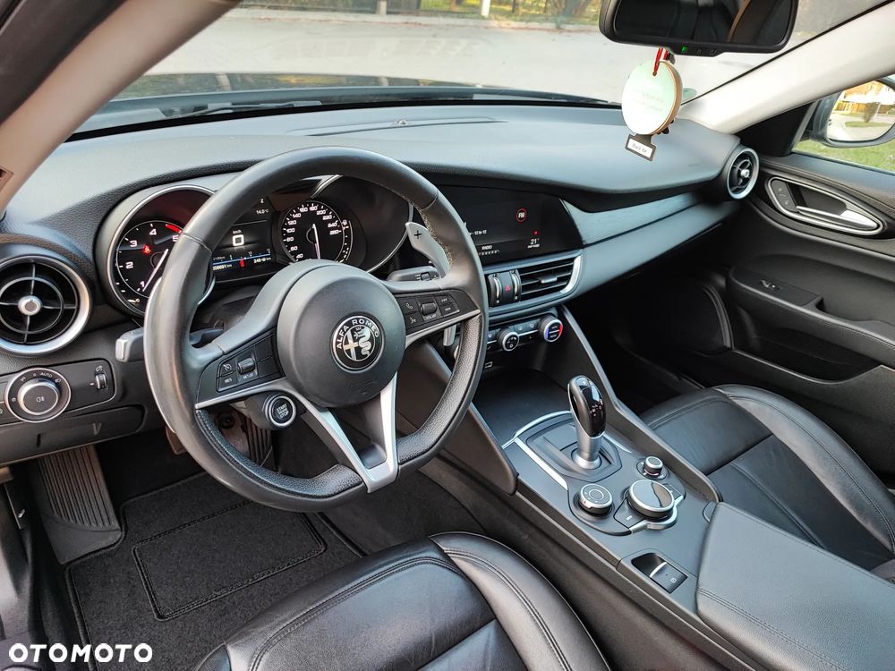 Alfa Romeo Giulia 2.2 AT8 Super - 17