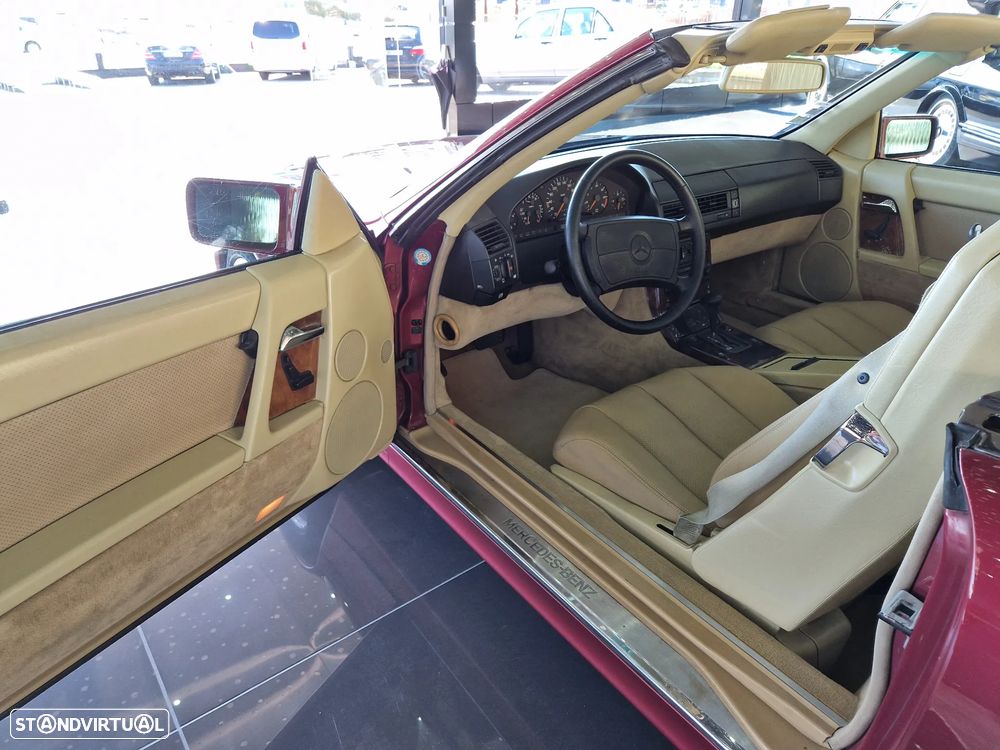 Mercedes-Benz SL 300 - 11