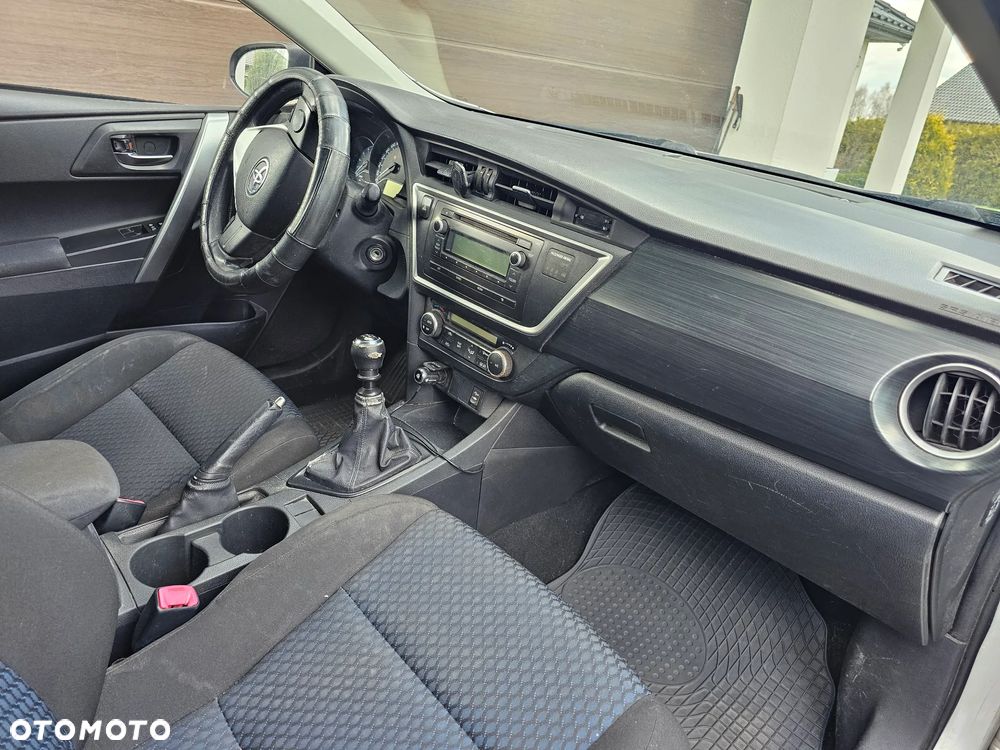 Toyota Auris 1.4 D-4D Active - 10
