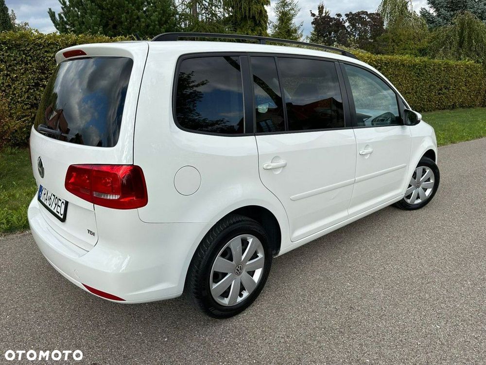 Volkswagen Touran - 4