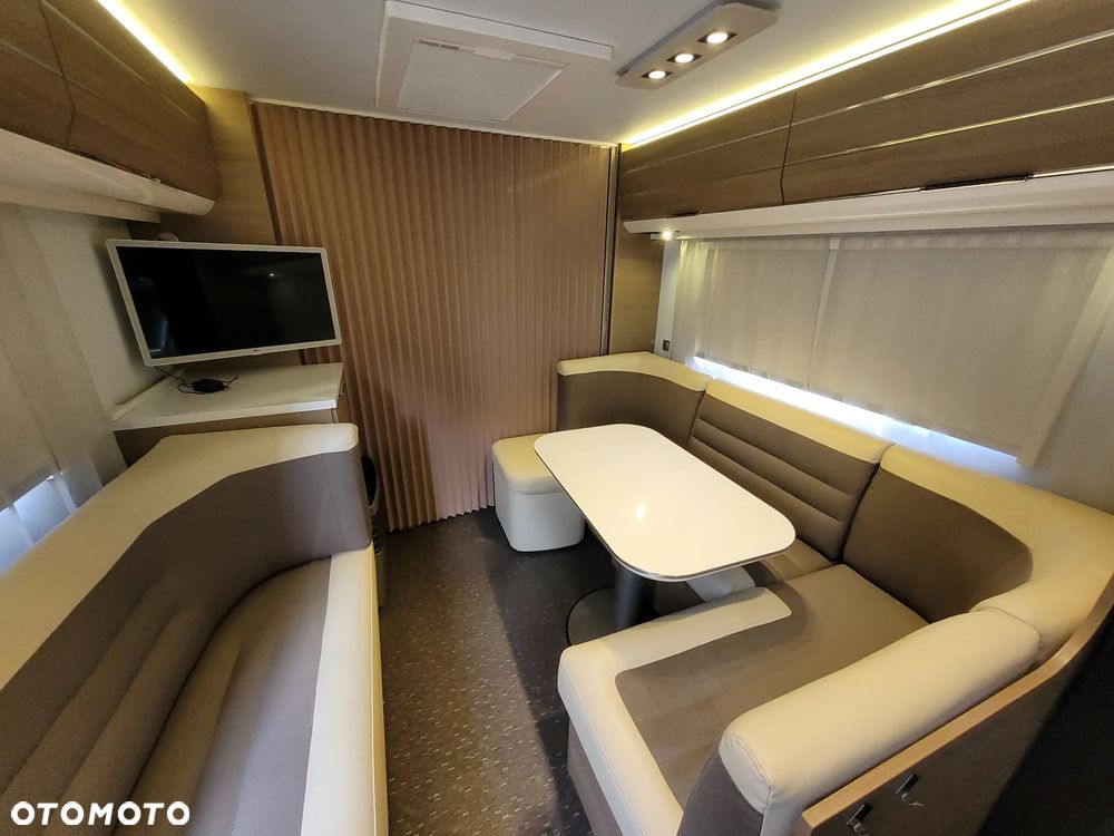 Adria Adora 613HT, mover, przedsionek - 9