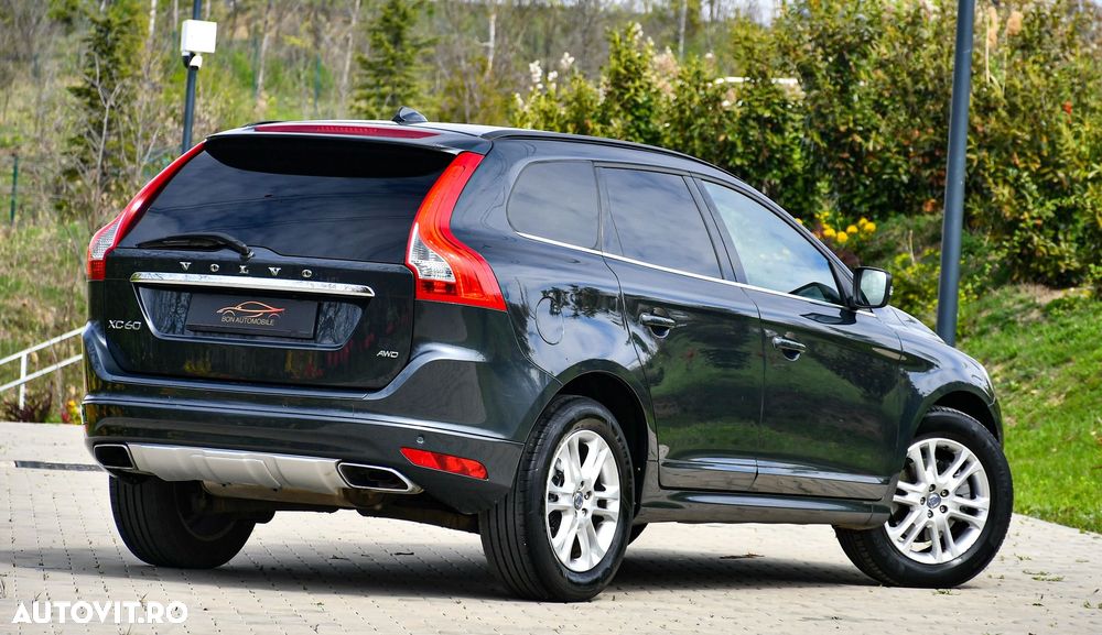 Volvo XC 60 D5 AWD Geartronic Momentum - 4