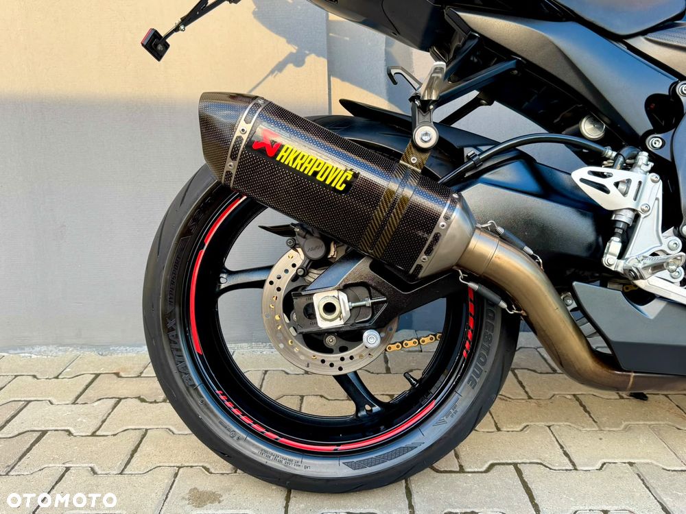 Suzuki GSX-R - 13