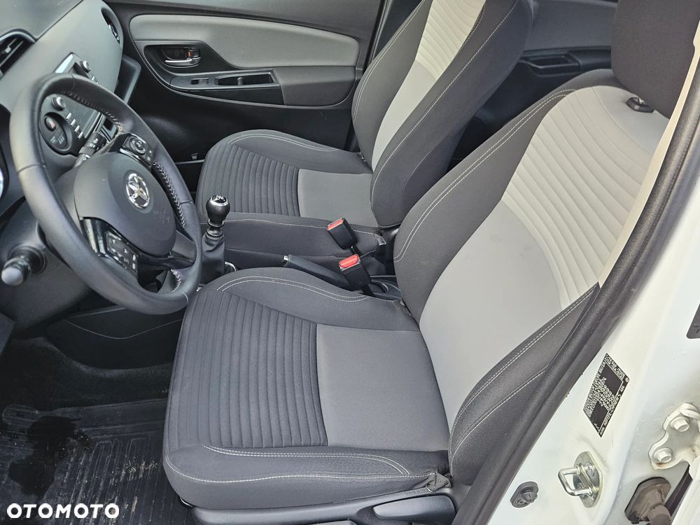 Toyota Yaris 1.5 Premium - 12