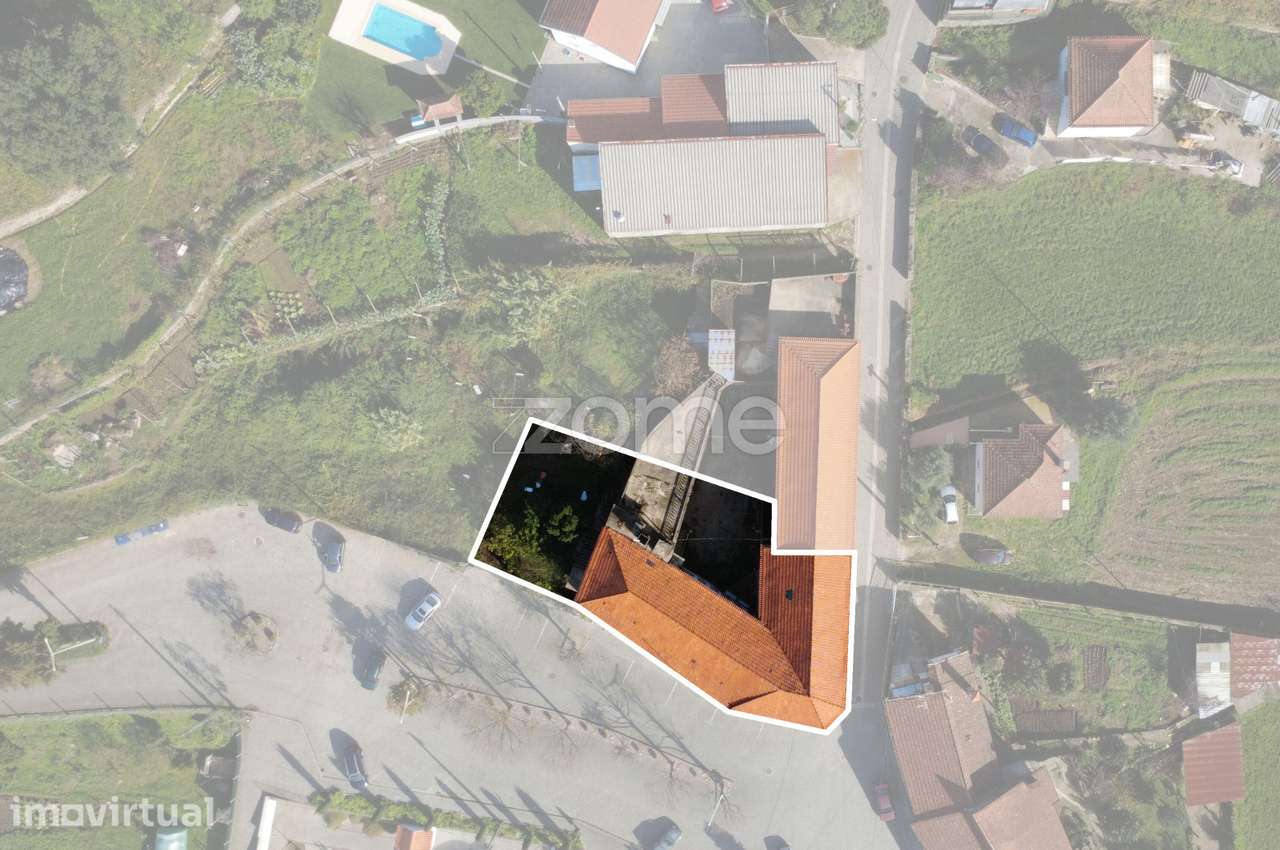 Moradia Bi-Familiar em frente à Igreja de Escariz, Arouca - Grande imagem: 4/35