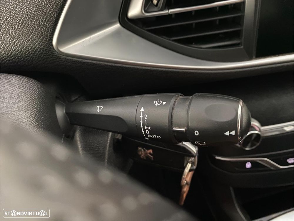 Peugeot 308 SW BlueHDi 100 Stop & Start Active - 43