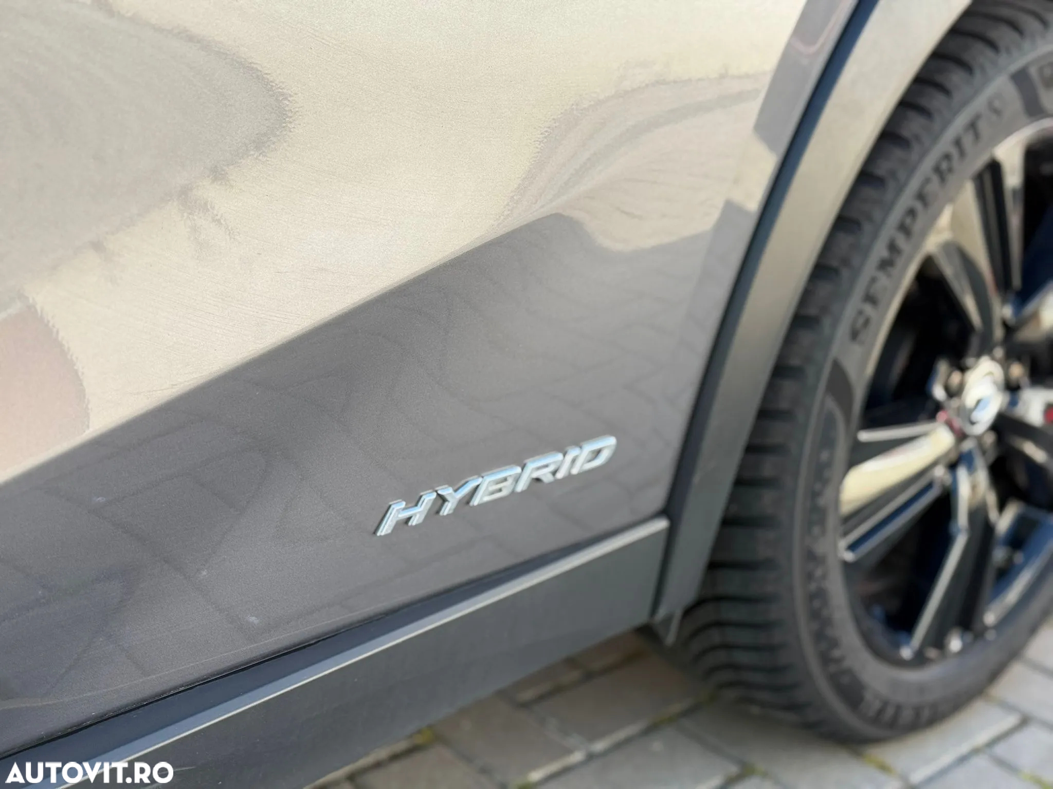 Lexus UX 250h 2.0L HEV 20H- (178 HP) 4X2 CVT Executive - 19