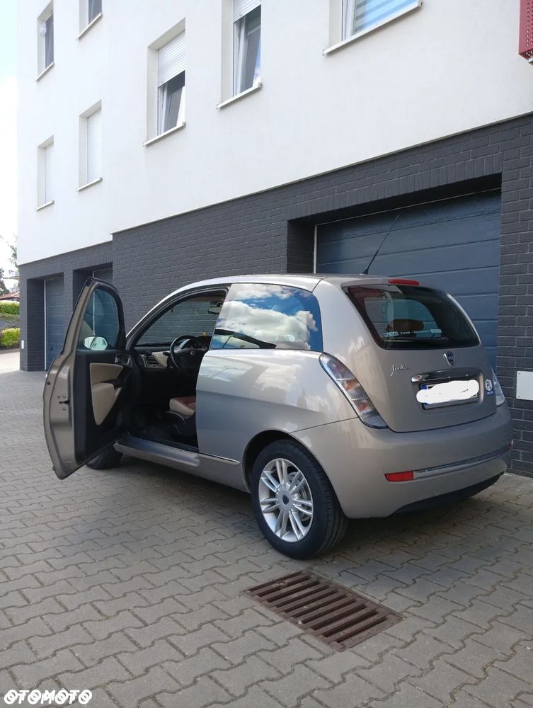 Lancia Ypsilon 1.4 8V Platino (4 os.) - 7