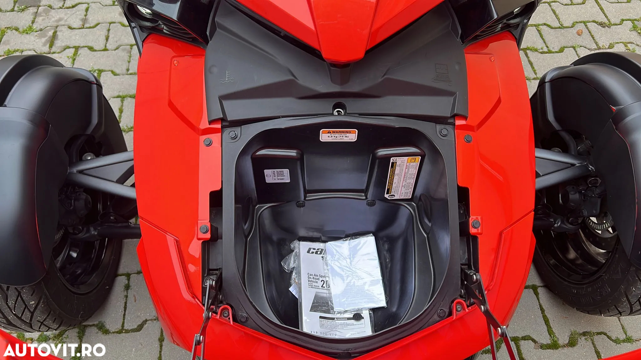 Can-Am Spyder - 22