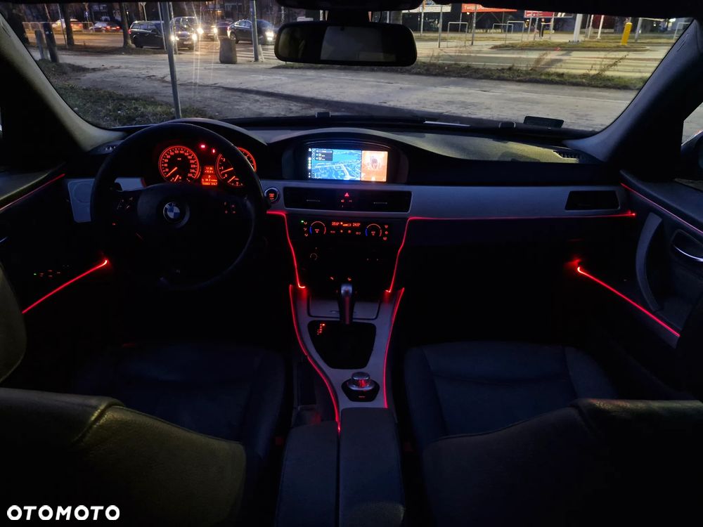 BMW Seria 3 325xi - 13