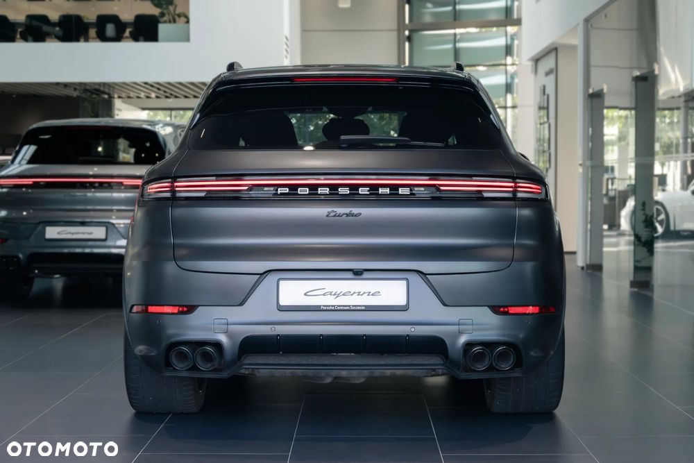 Porsche Cayenne Turbo E-Hybrid PHEV - 7