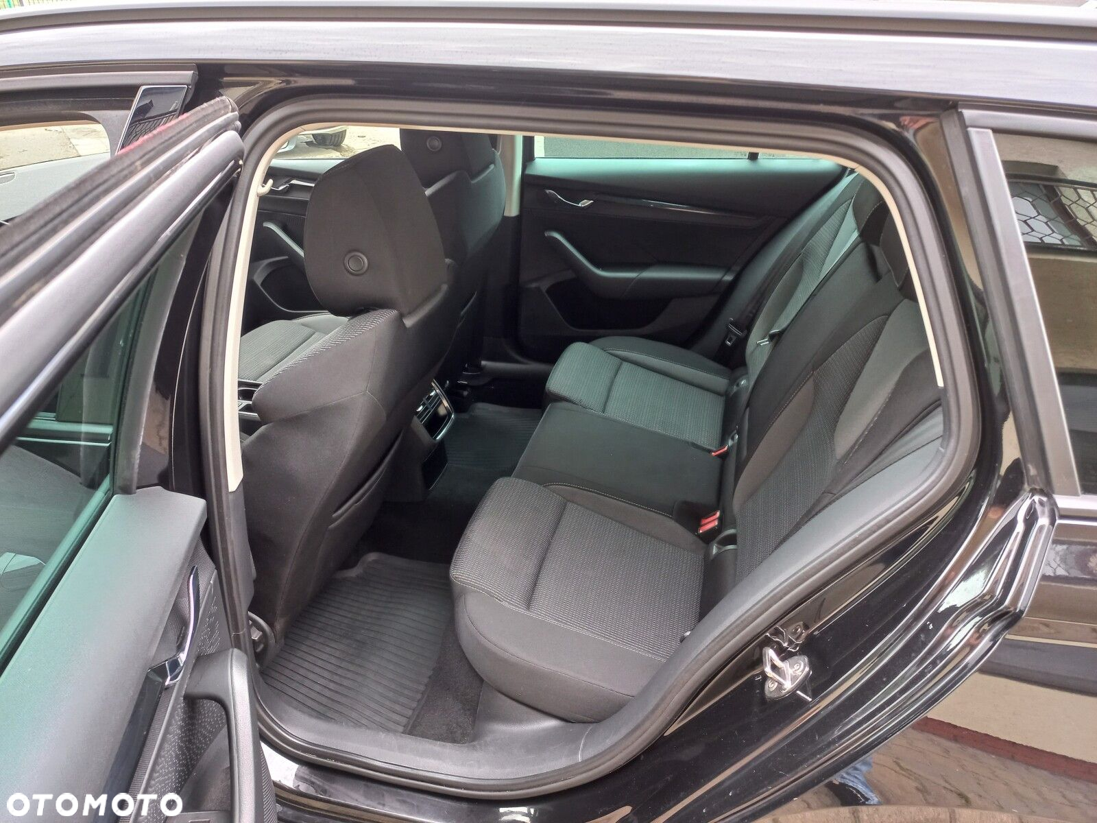 Skoda Octavia 2.0 TDI Ambition DSG - 25