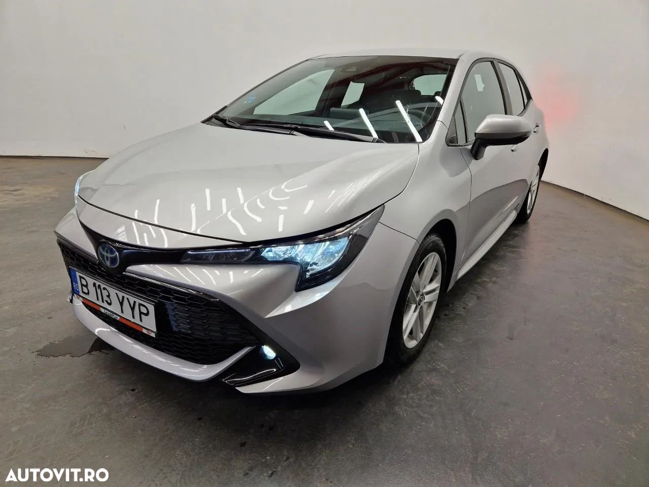 Toyota Corolla - 1