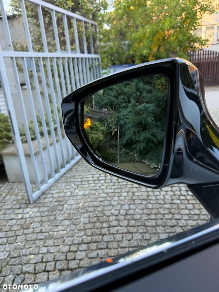 Lexus UX 250h GPF F Sport Edition AWD - 22