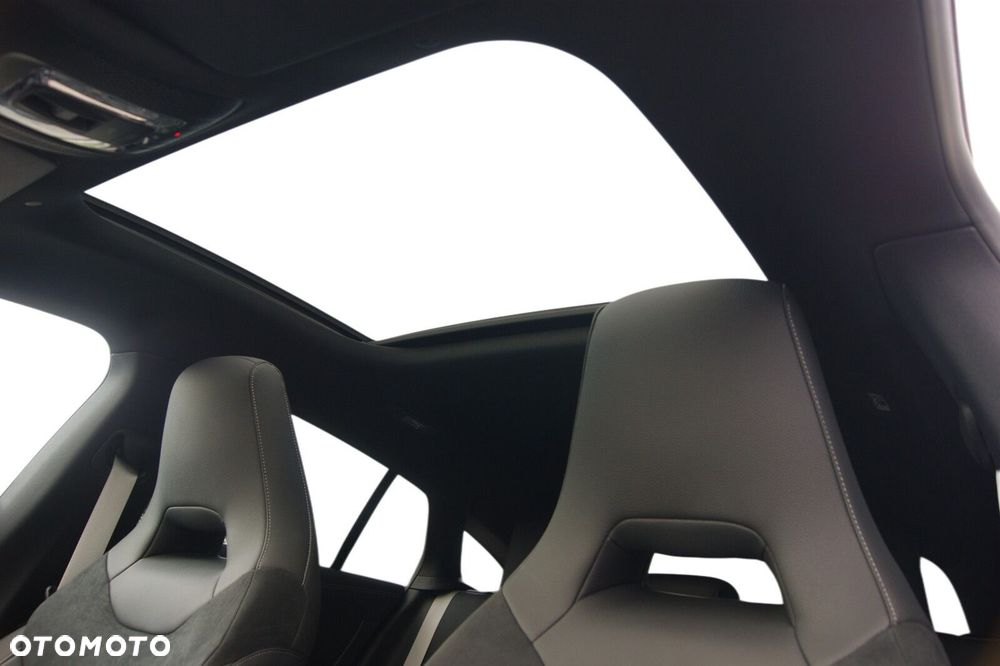 Mercedes-Benz CLA - 11