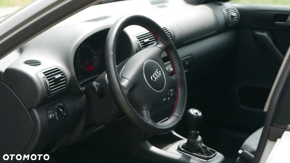 Audi A3 Sportback 1.6 Ambiente - 34