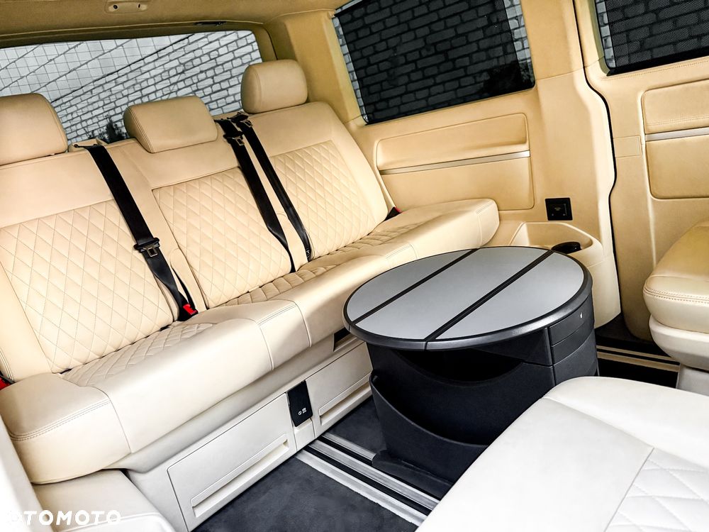 Volkswagen Multivan - 20