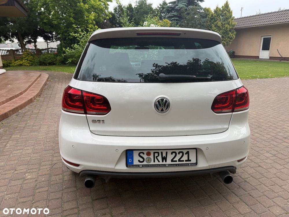 Volkswagen Golf 2.0 GTI adidas - 11