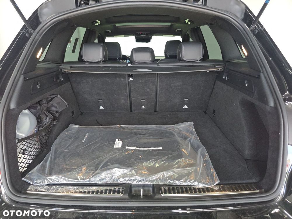 Mercedes-Benz GLC 300 4Matic 9G-TRONIC AMG Line Plus - 16