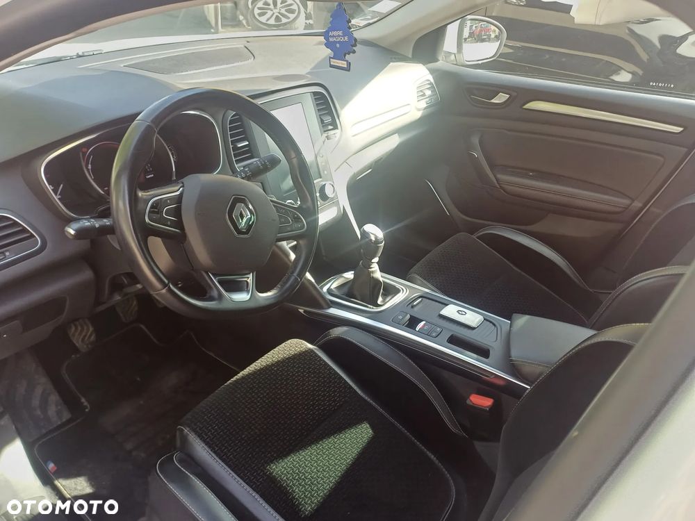 Renault Megane TCe 140 GPF INTENS - 10