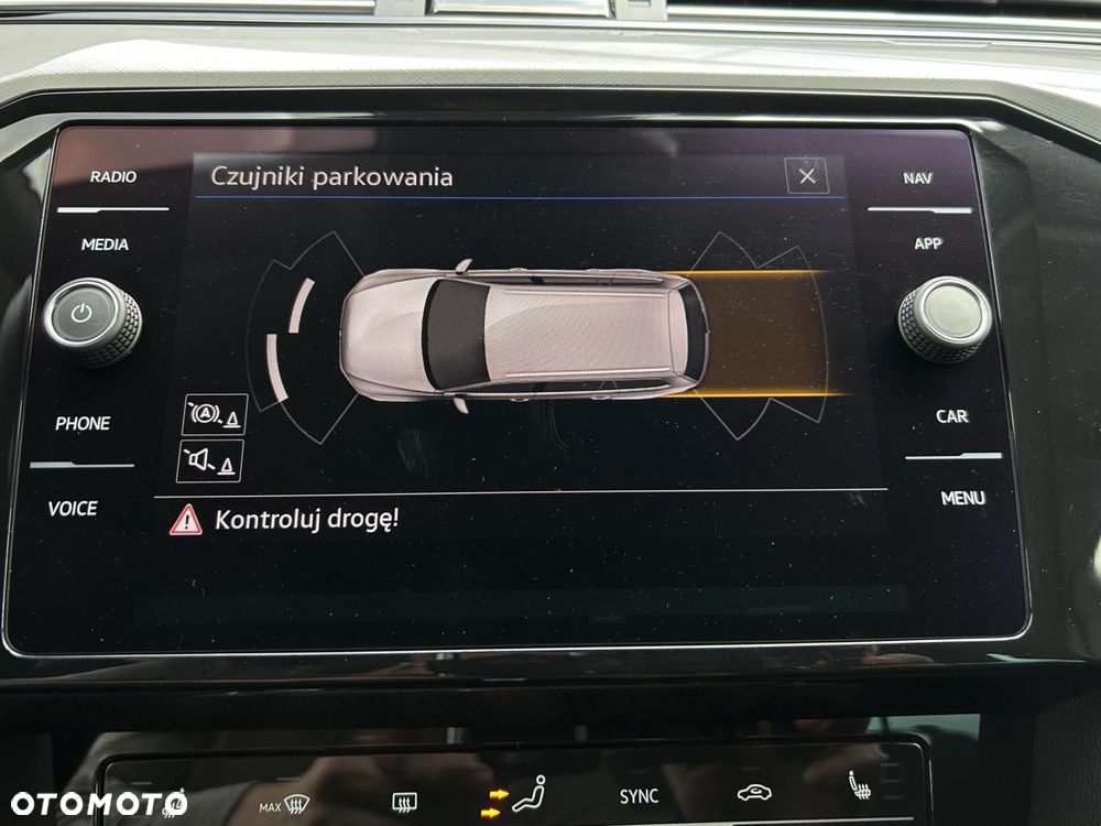 Volkswagen Passat - 29