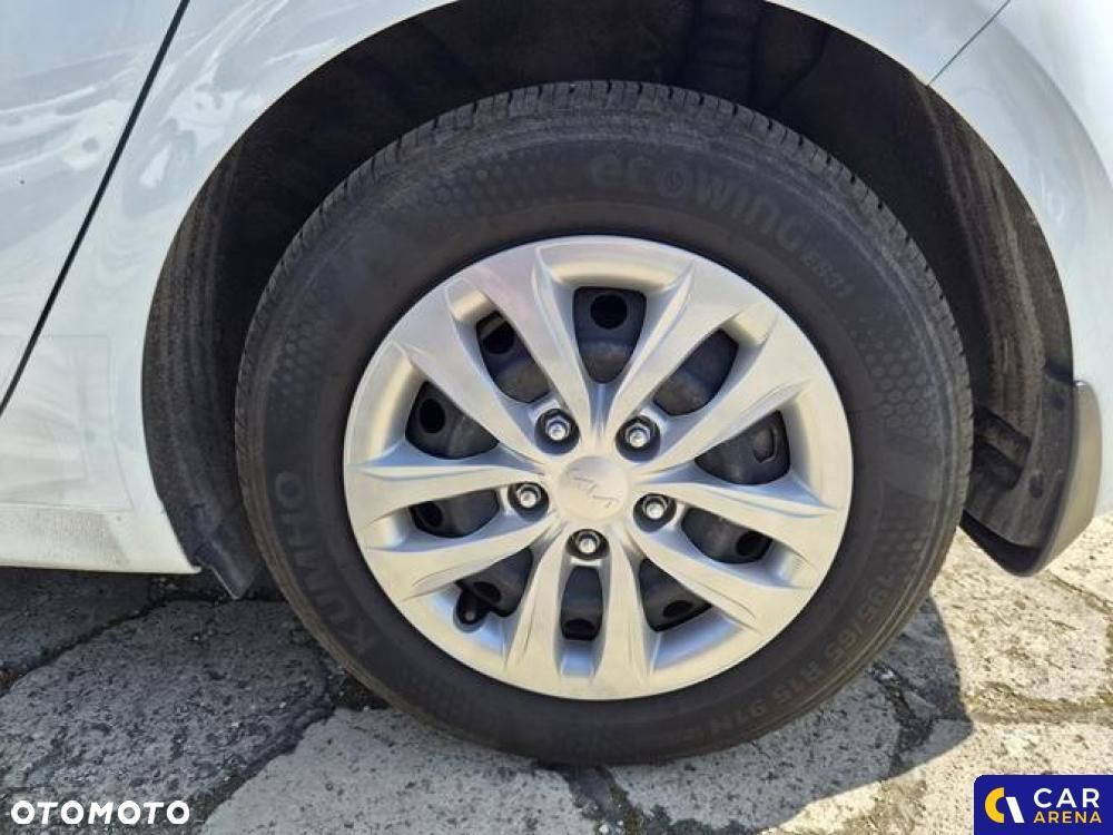 Kia Ceed - 12