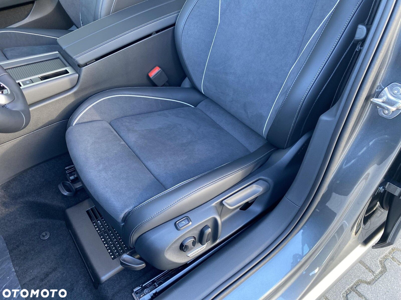 Volkswagen Passat - 12