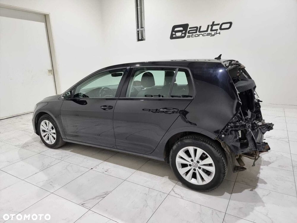 Volkswagen Golf - 5