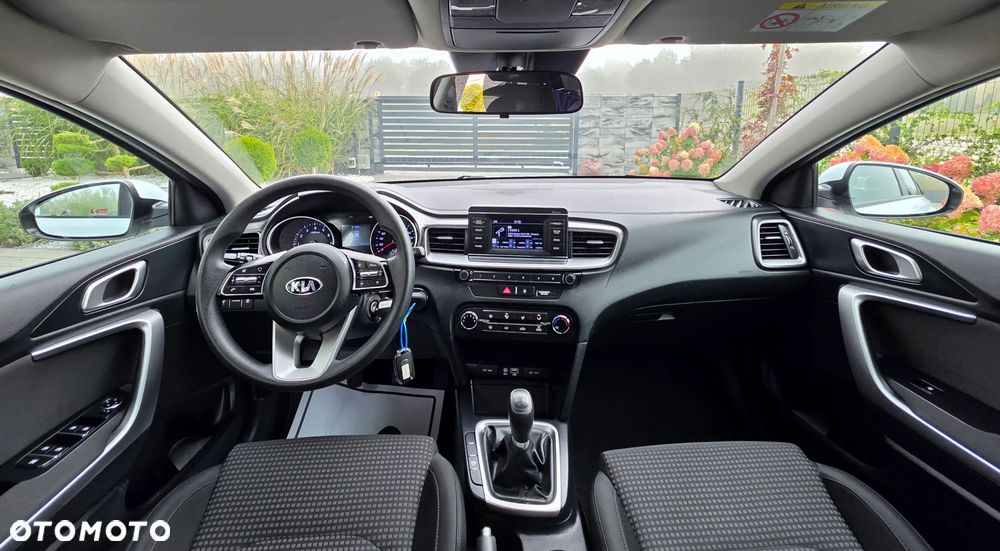 Kia Ceed - 12
