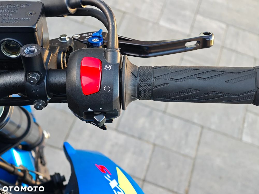 Suzuki GSX - 38