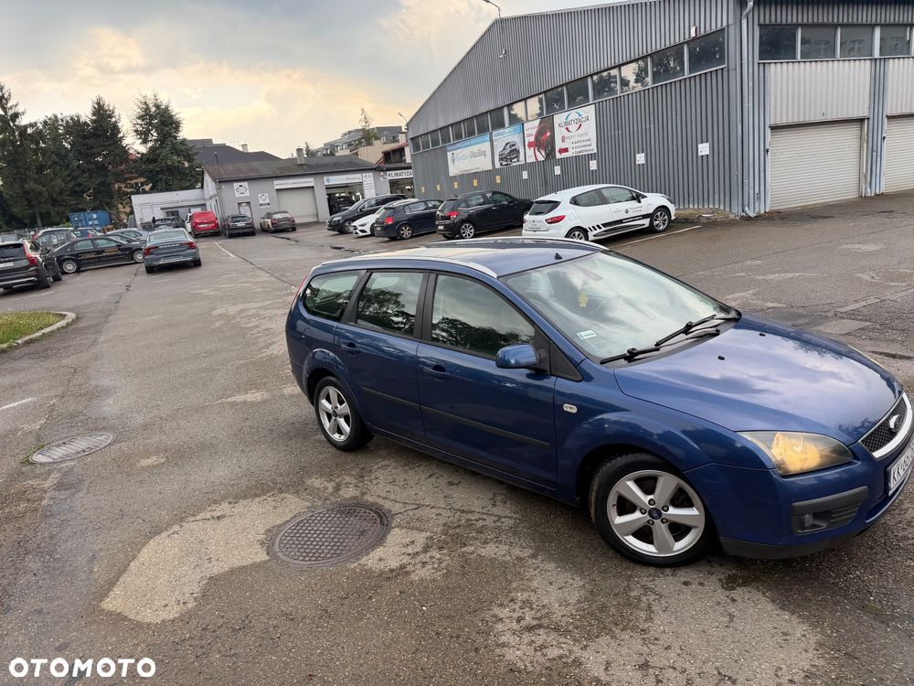 Ford Focus 1.8 FF Trend - 16