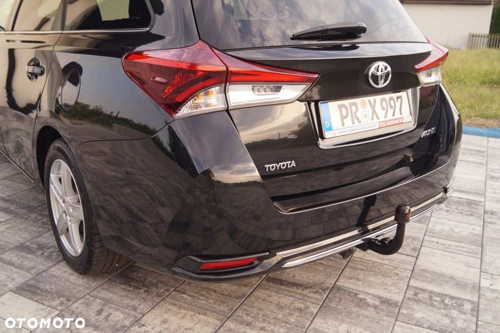 Toyota Auris 1.6 D-4D Executive - 9