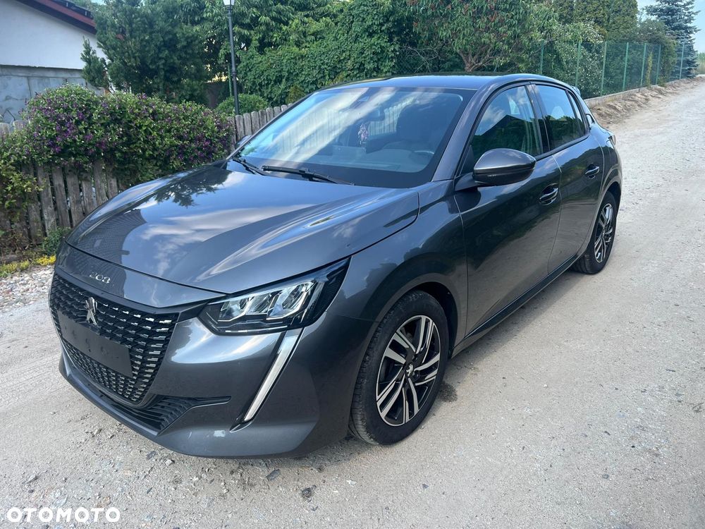 Peugeot 208 - 1