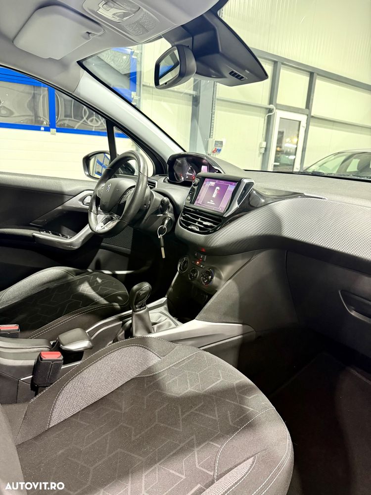 Peugeot 2008 PureTech 82 Allure - 9