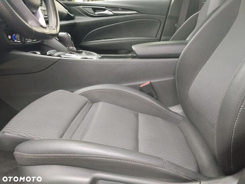 Opel Insignia - 12