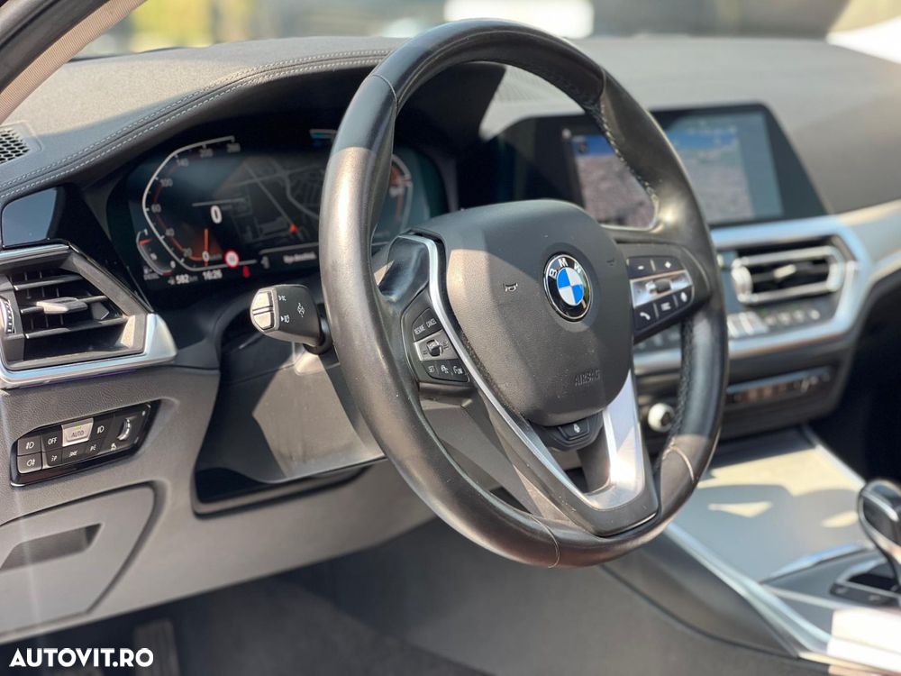 BMW Seria 3 320d xDrive AT MHEV - 13