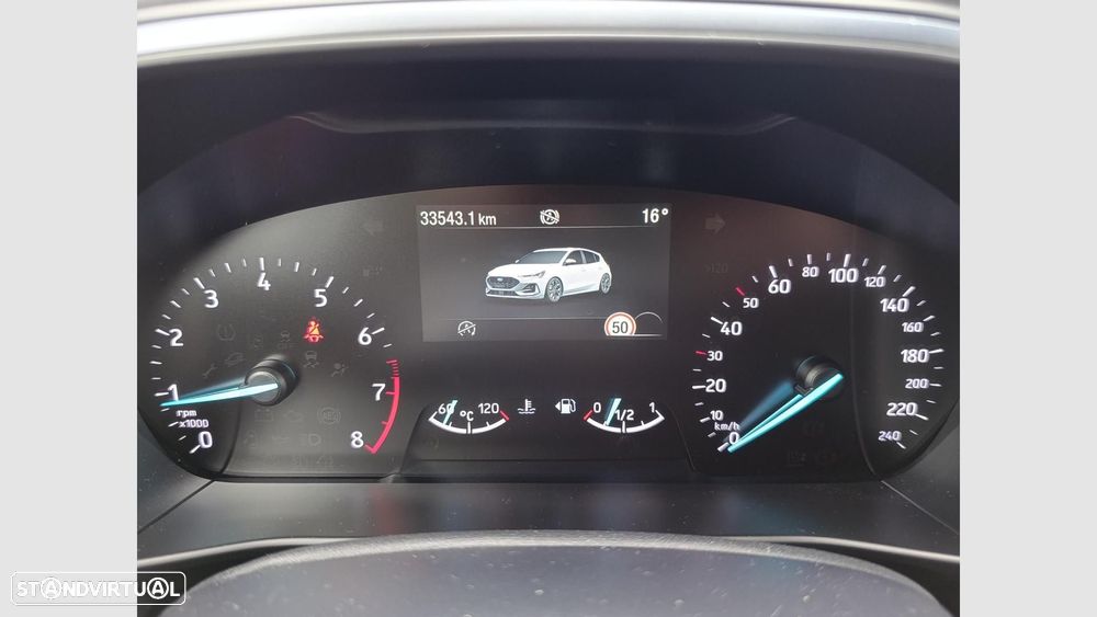 Ford Focus 1.0 EcoBoost MHEV ST-Line - 18