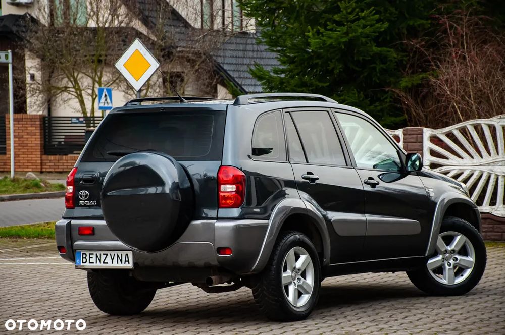Toyota RAV4 - 16