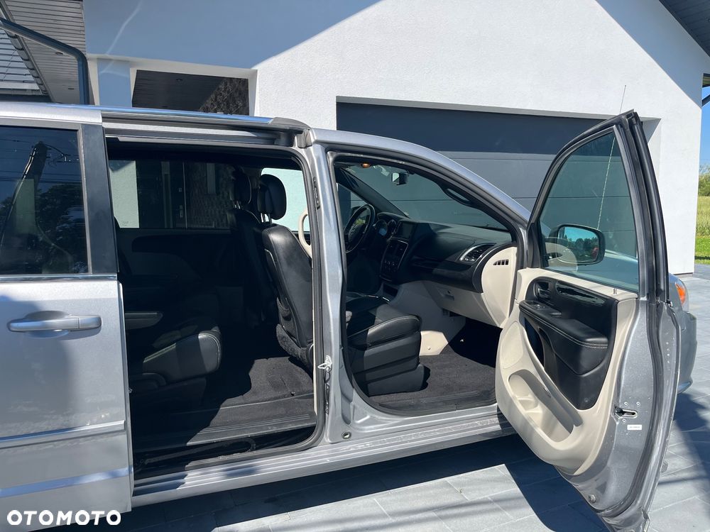 Dodge Grand Caravan - 5