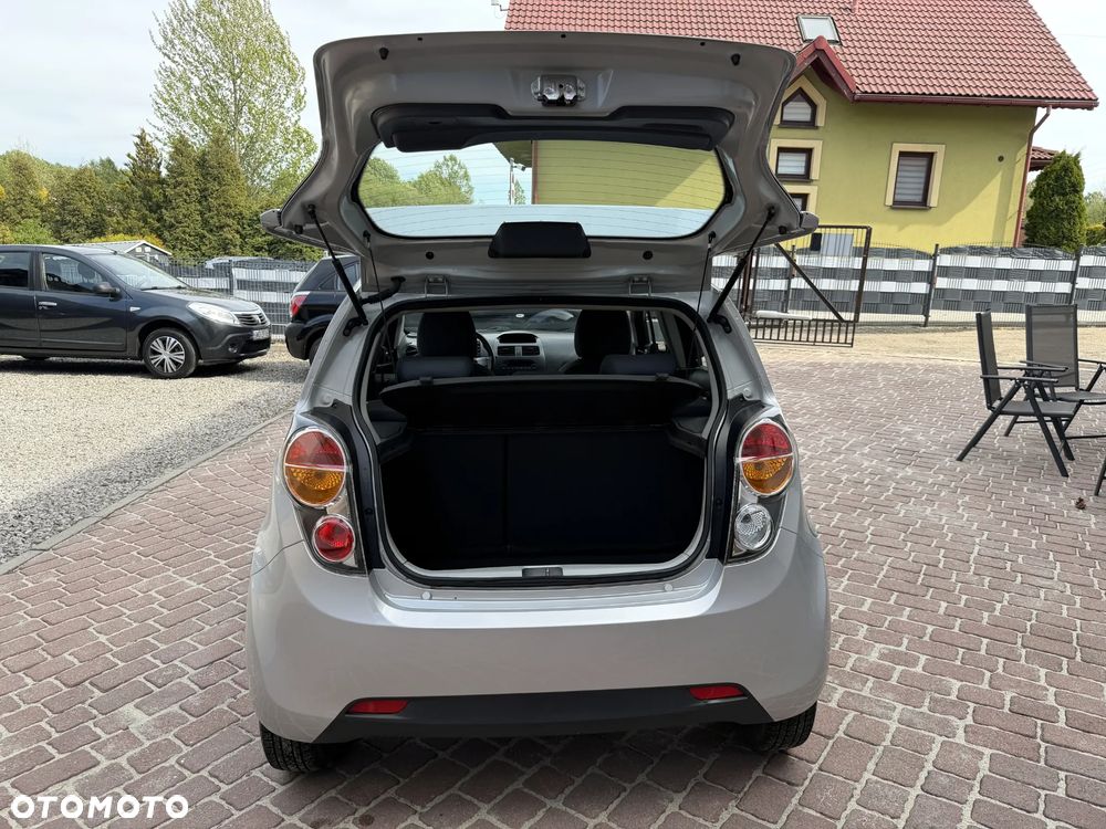 Chevrolet Spark 1.0 LT - 33