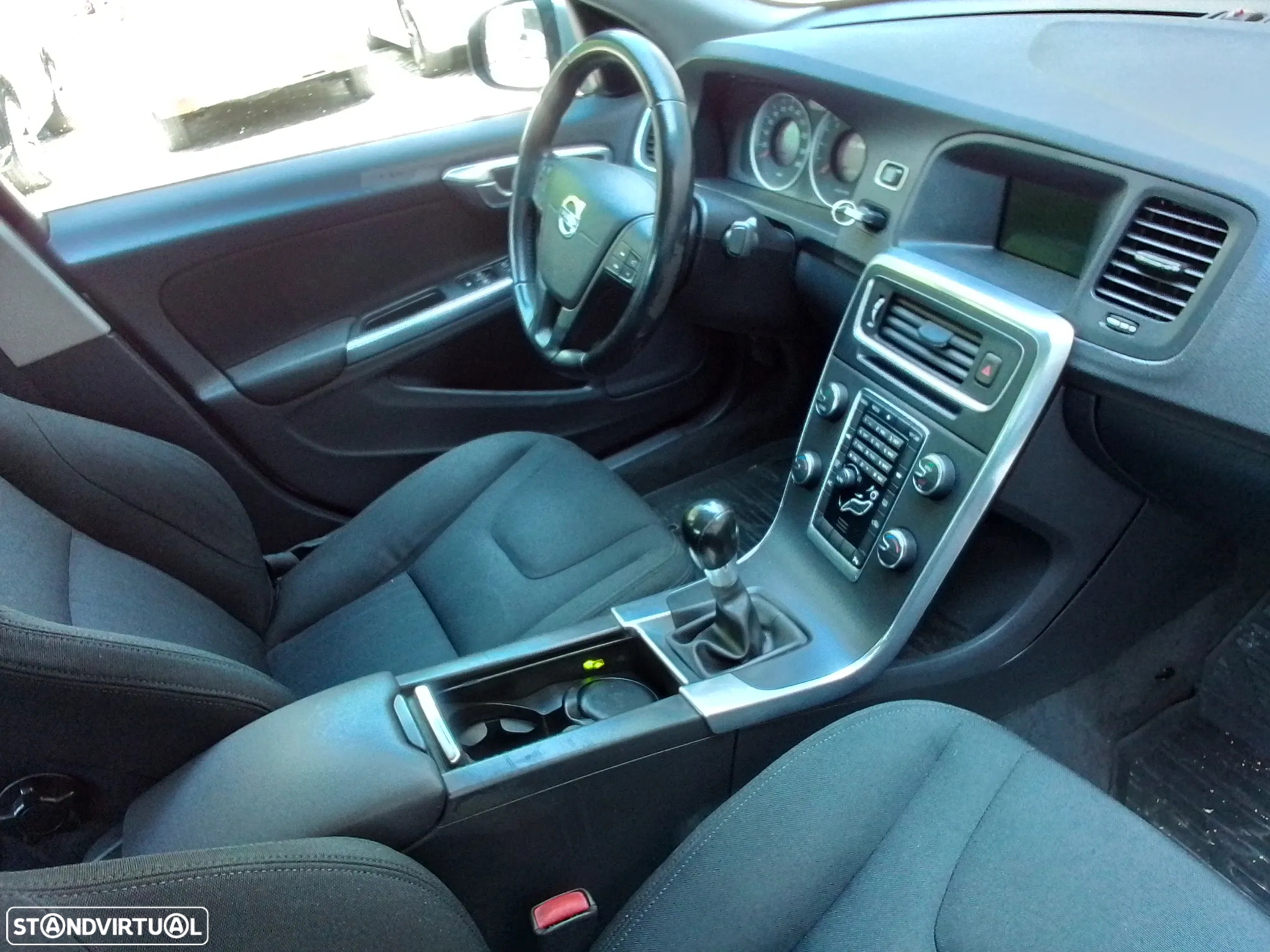 Volvo S60 2.0 D3 Momentum Start/Stop - 15