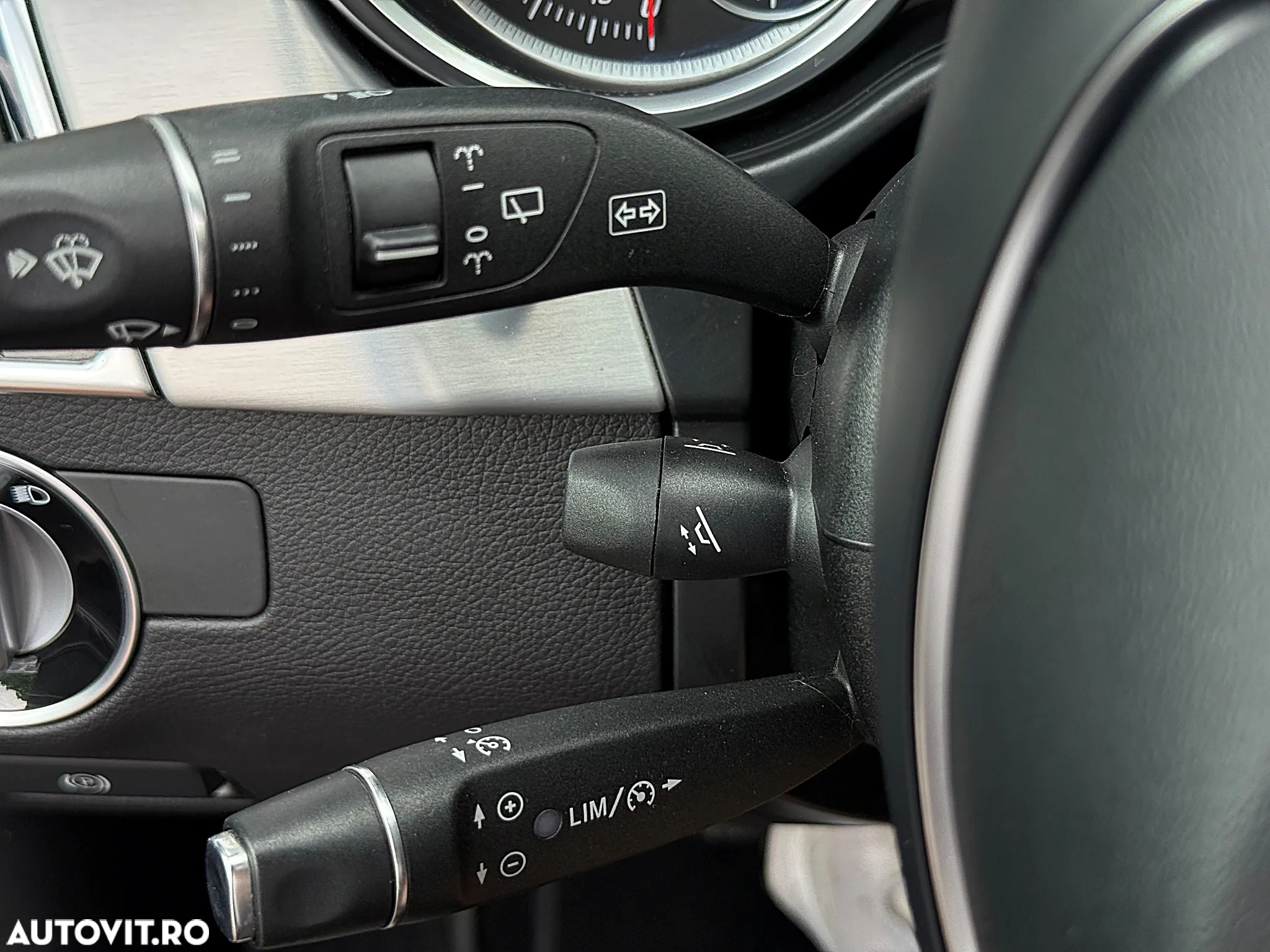 Mercedes-Benz GLE 350 d 4MATIC - 37