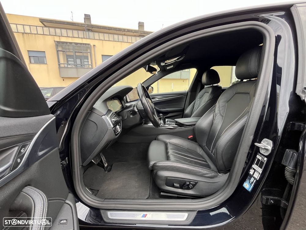 BMW 520 d Pack Desportivo M Auto - 24