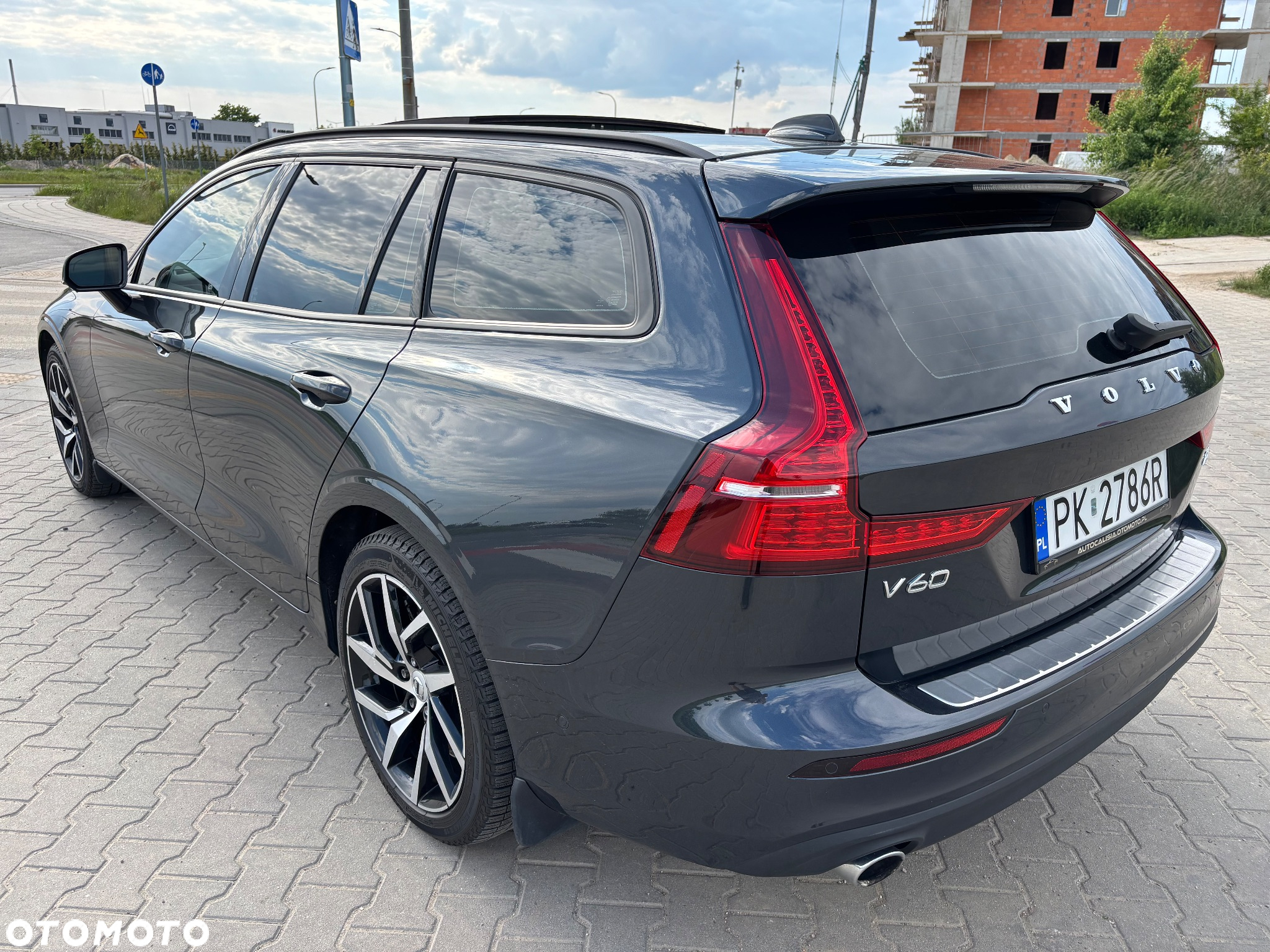 Volvo V60 T6 AWD Momentum Pro - 7