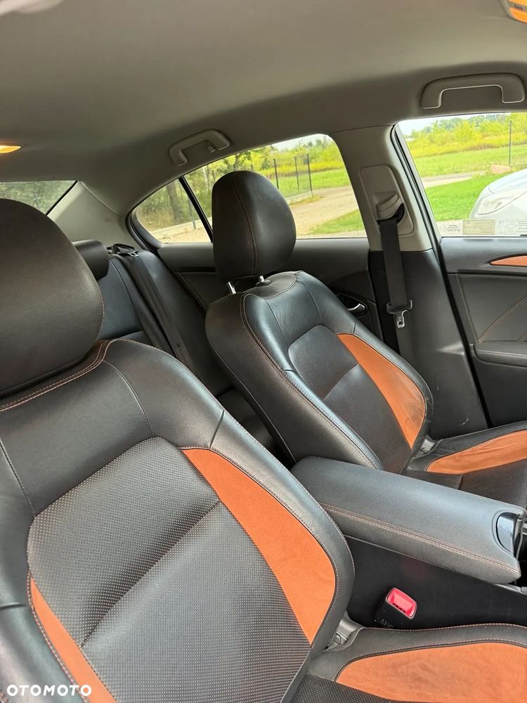 Toyota Avensis 2.0 D-4D Premium - 8