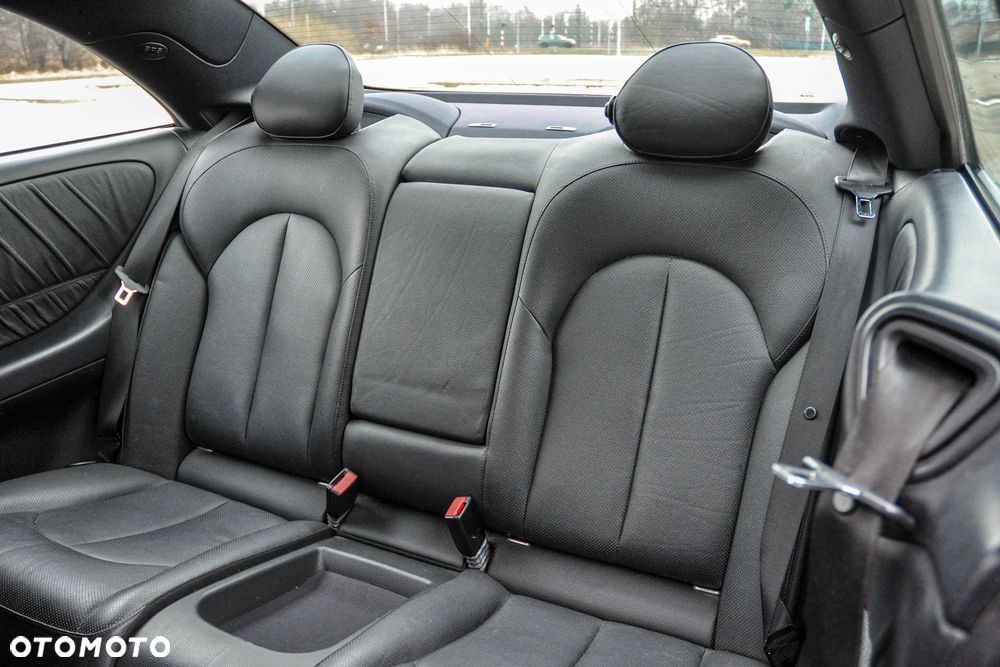 Mercedes-Benz CLK 320 CDI 7G-TRONIC Avantgarde - 8