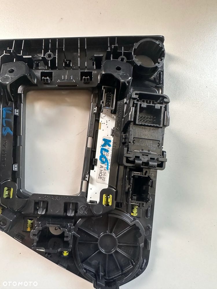 Panel sterowania, ramka wybieraka biegów VW Tiguan II  5NB713203A 5NB864263 - 6