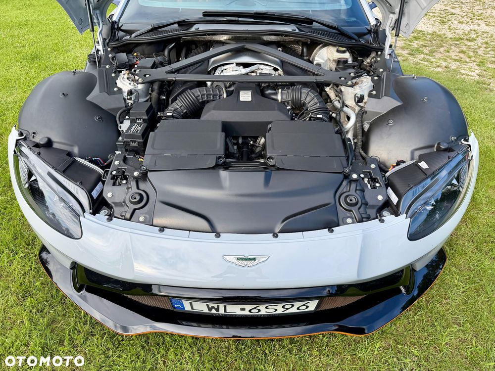 Aston Martin Vantage - 15