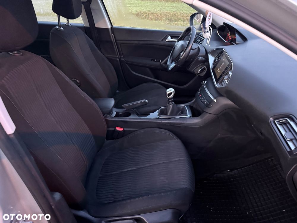 Peugeot 308 1.6 BlueHDi Active S&S - 28